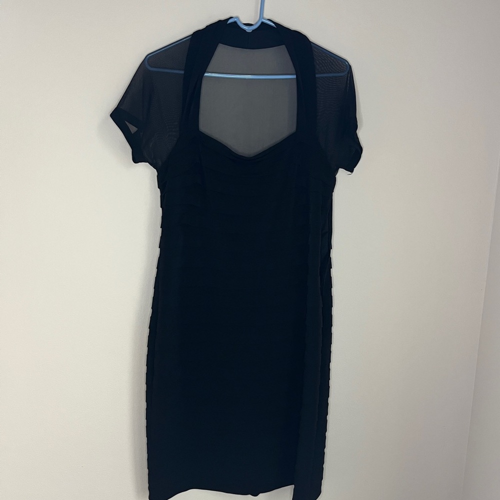 Maggy London Dress Womens 10 petite Black Sheer Mesh Short Sleeve Ruched Formal